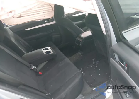 2013 Subaru Outback 2.5I Premium z USA, uszkodzony, nr VIN 4S4BRCCC9D3266879